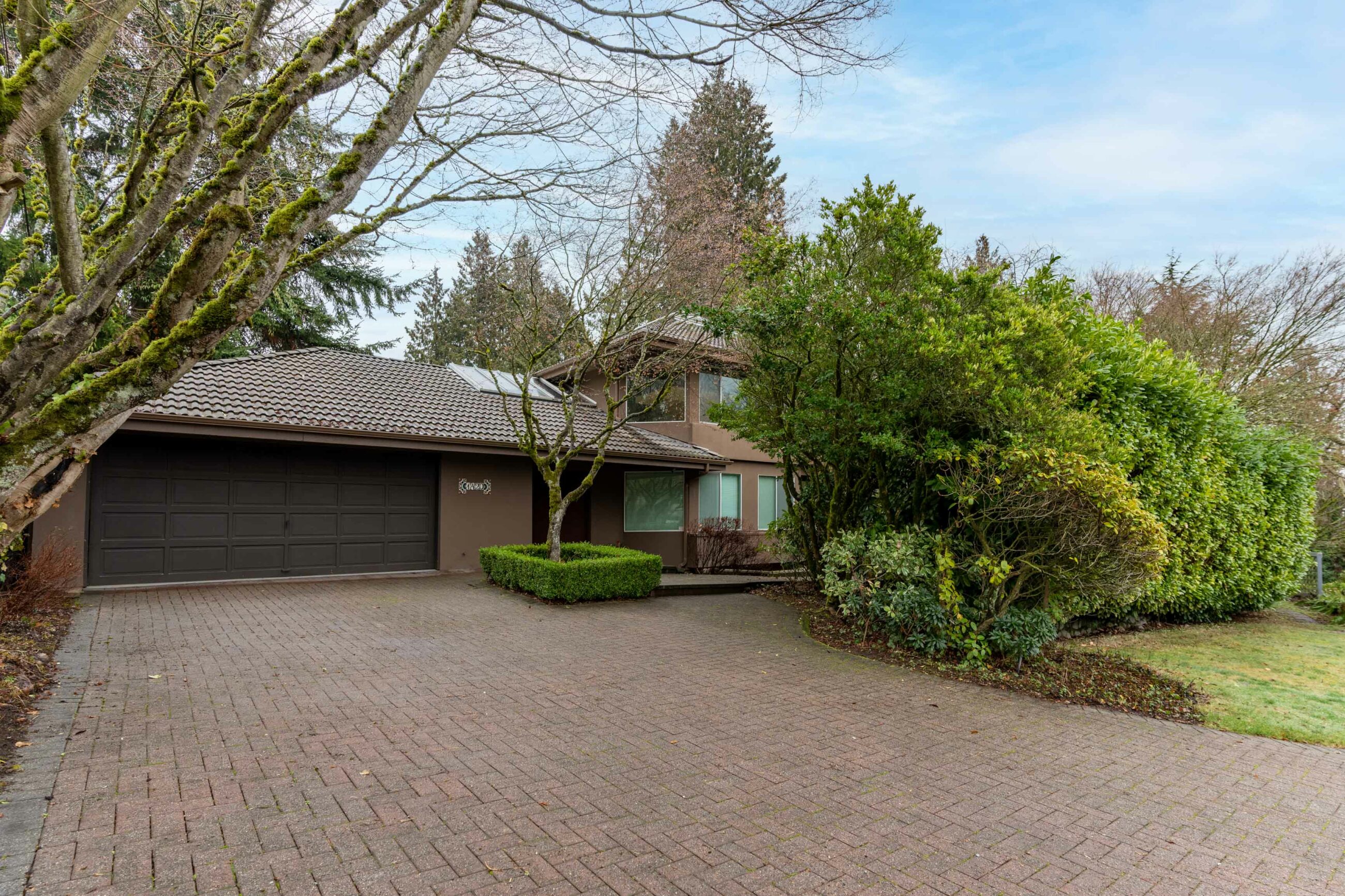 1420 25th Street, West Vancouver – MEDITERRANEAN STYLE DUNDARAVE FAMILY HOME!